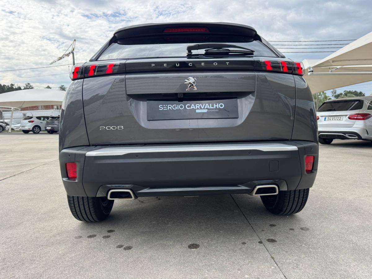 peugeot-2008-2023-gasolina-1199cc