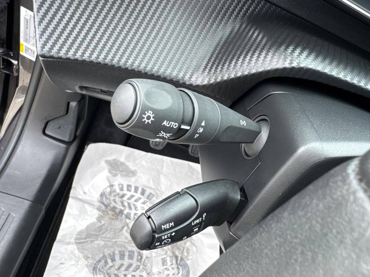 peugeot-2008-2023-gasolina-1199cc