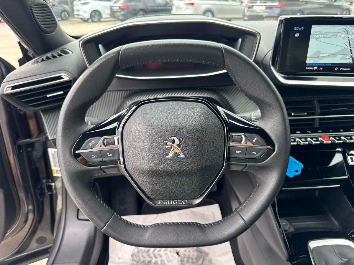 peugeot-2008-2023-gasolina-1199cc