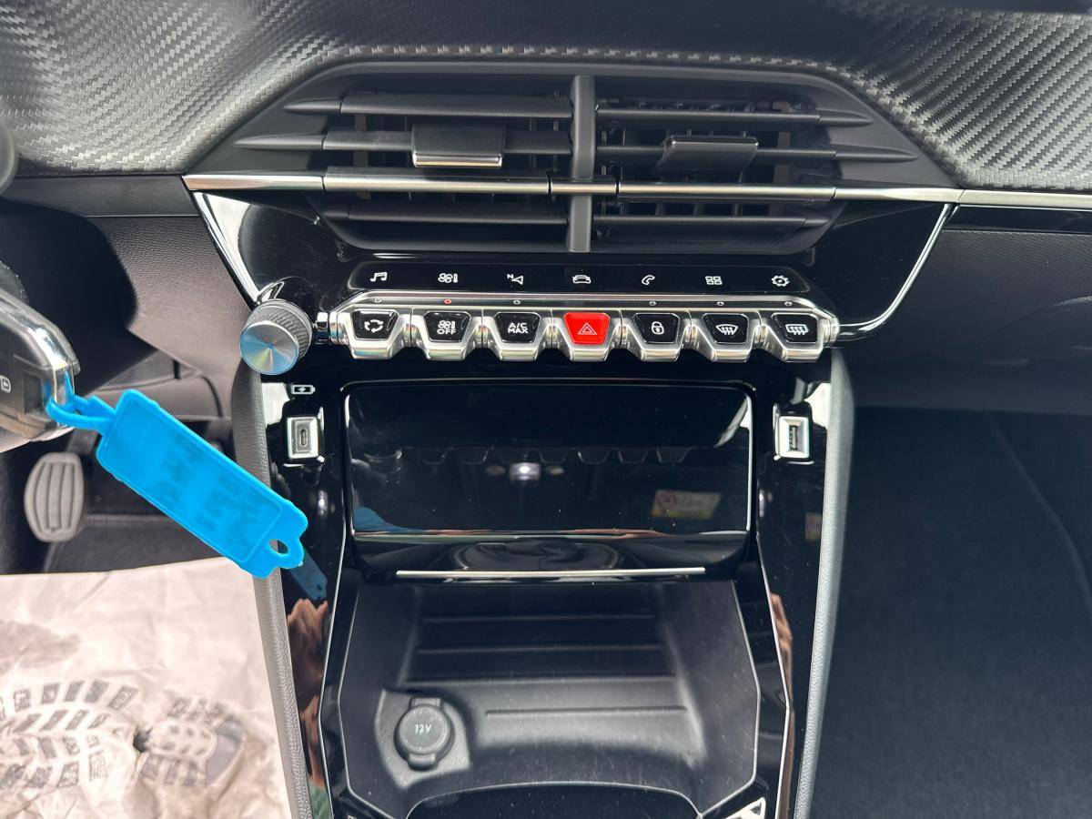 peugeot-2008-2023-gasolina-1199cc