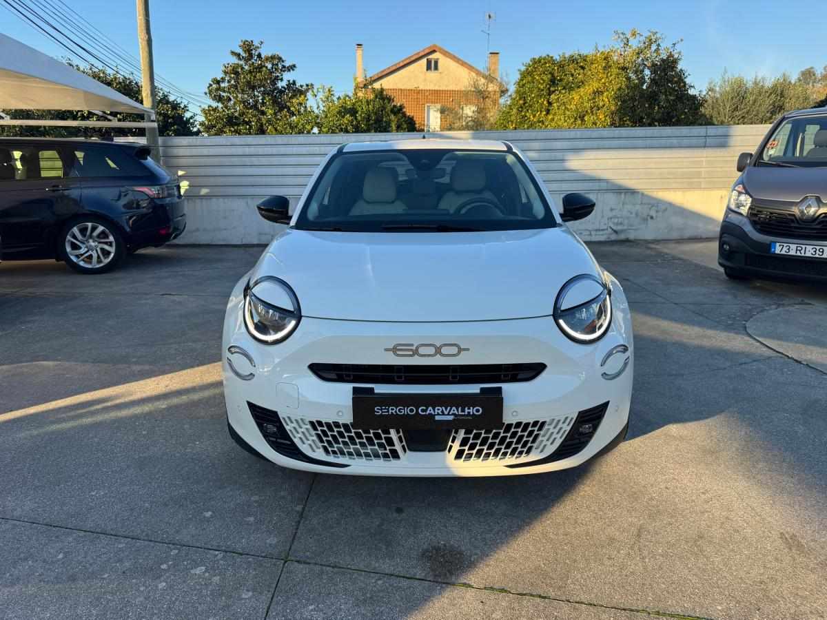 fiat-600-2025-hibrido-a-gasolina-1199cc