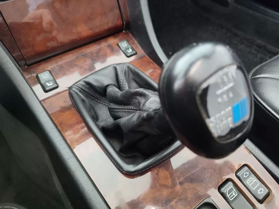mercedes-benz-classe-e-1995-gasolina-2199cc