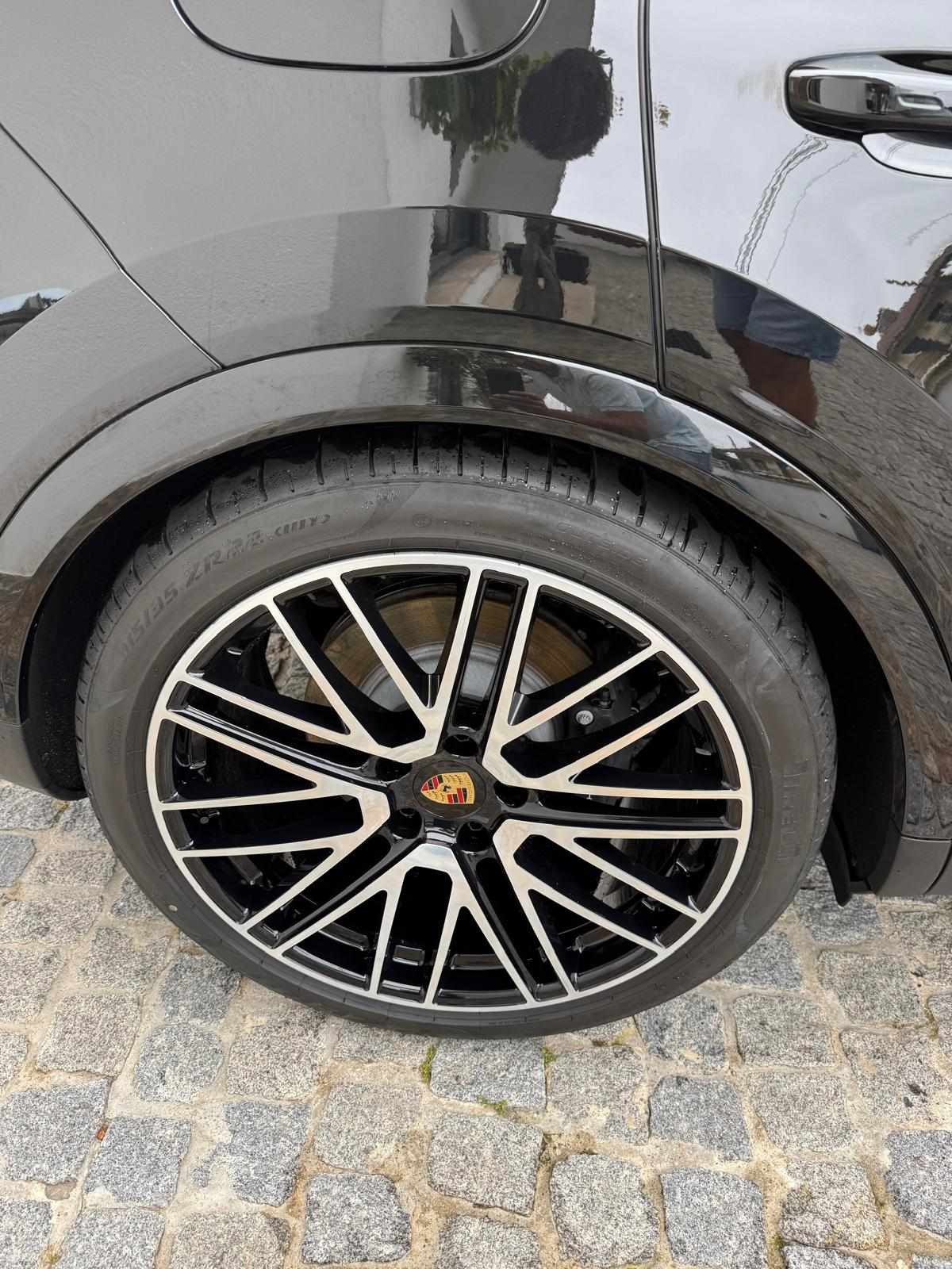 porsche-cayenne-e-hybrid-2026-gasolina-2995cc