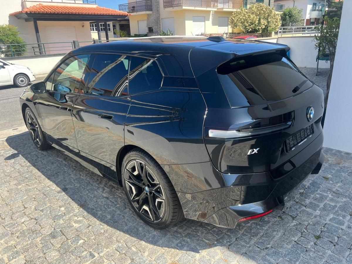 bmw-ix-xdrive40-2024-eletrico