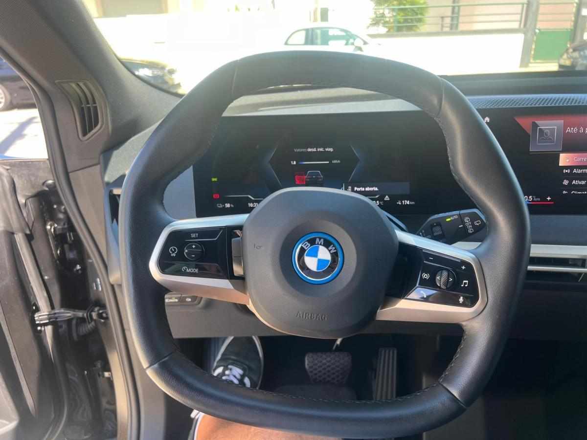 bmw-ix-xdrive40-2024-eletrico
