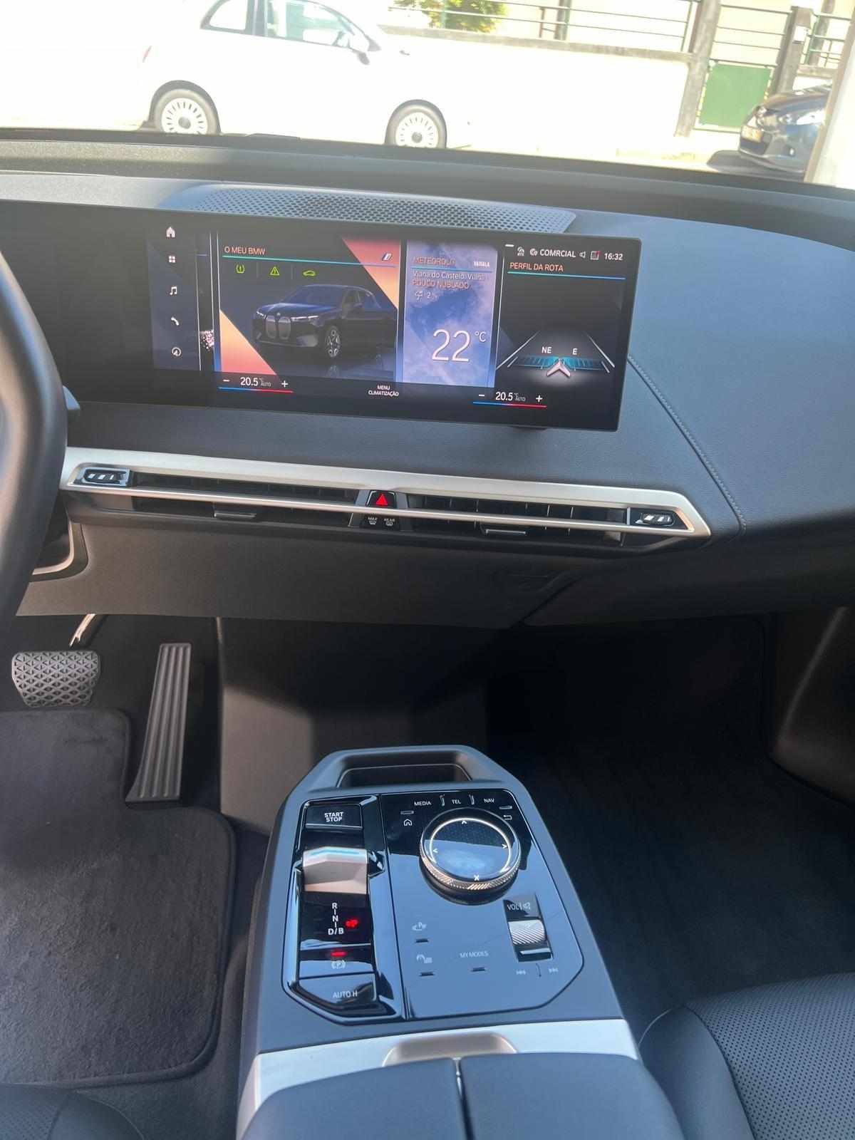 bmw-ix-xdrive40-2024-eletrico