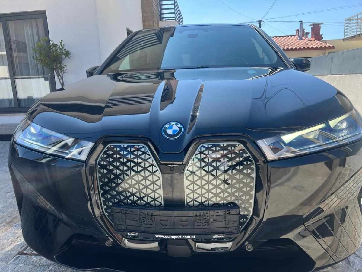 bmw-ix-xdrive40-2024-eletrico