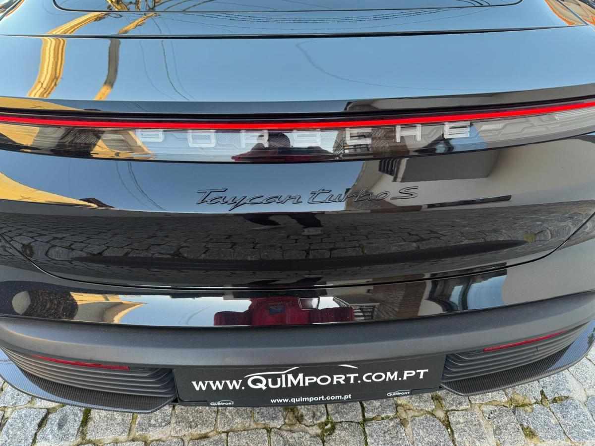 porsche-taycan-turbo-s-2021-eletrico