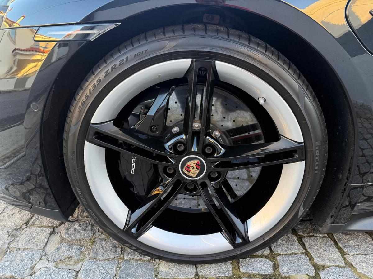 porsche-taycan-turbo-s-2021-eletrico