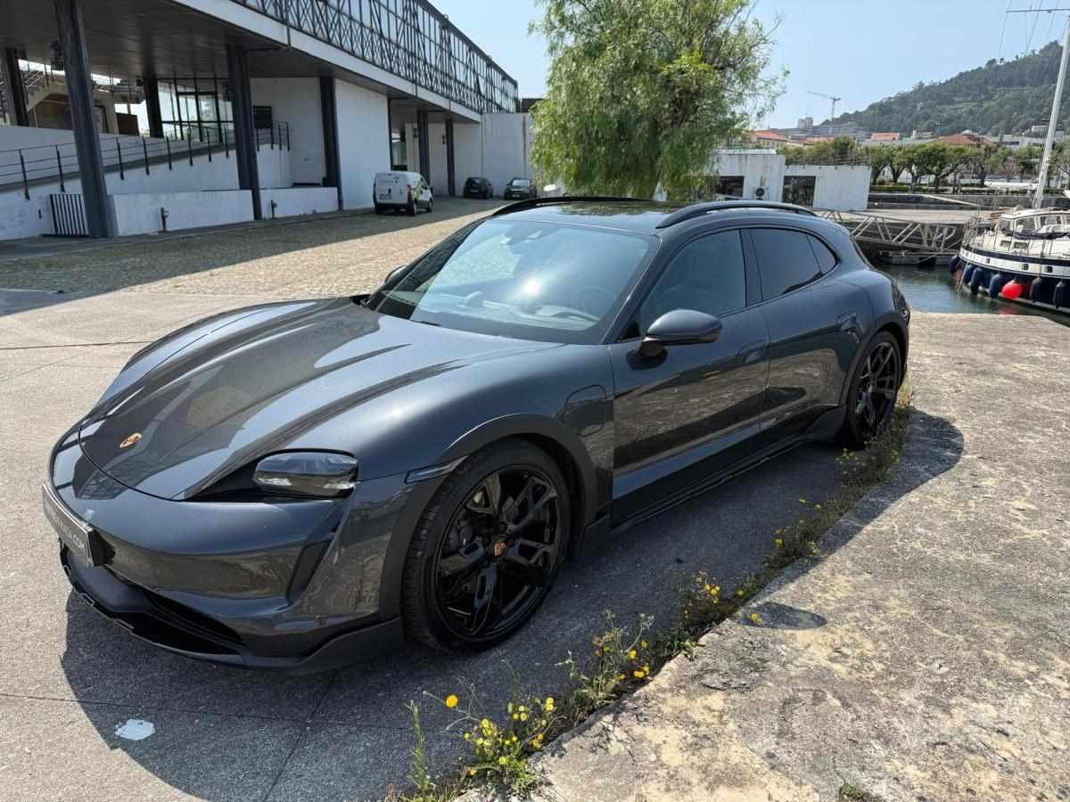 porsche-taycan-2024-eletrico-999cc