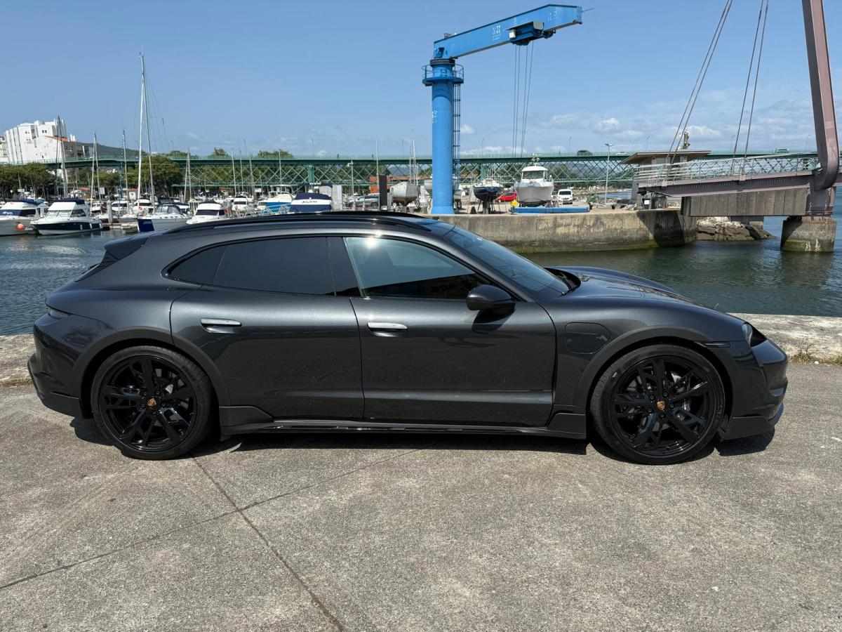 porsche-taycan-2024-eletrico-999cc