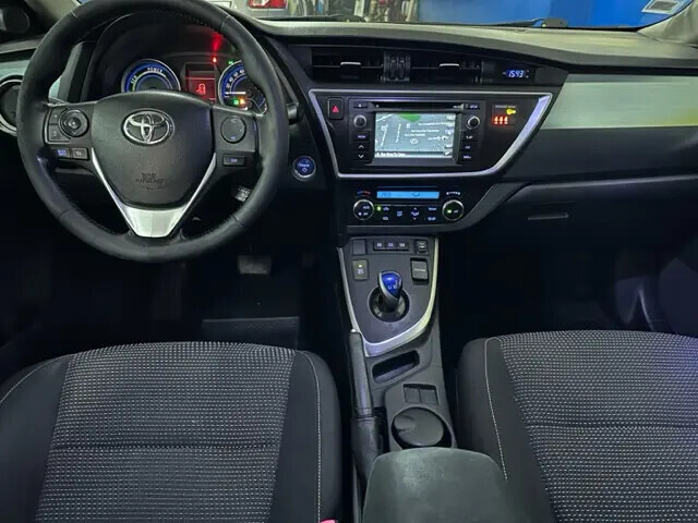 toyota-auris-touring-sports-2014-hibrido-a-gasolina-1798cc