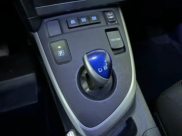 toyota-auris-touring-sports-2014-hibrido-a-gasolina-1798cc