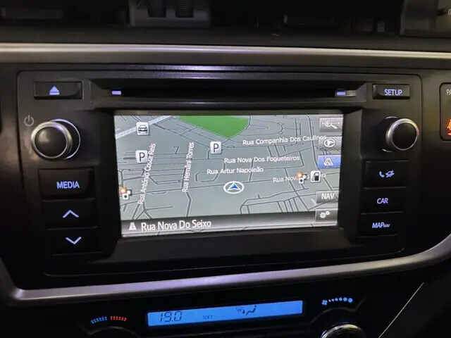 toyota-auris-touring-sports-2014-hibrido-a-gasolina-1798cc