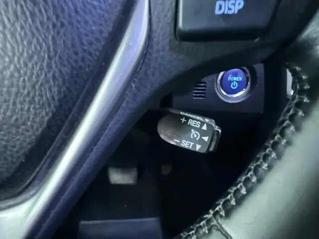 toyota-auris-touring-sports-2014-hibrido-a-gasolina-1798cc