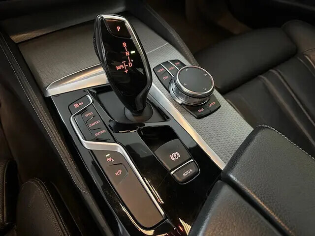 bmw-serie-5-520d-sedan-2017-diesel-1995cc