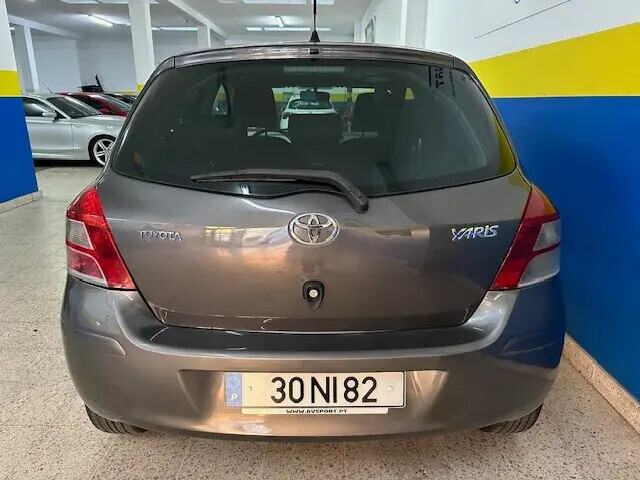 toyota-yaris-2011-gasolina-998cc