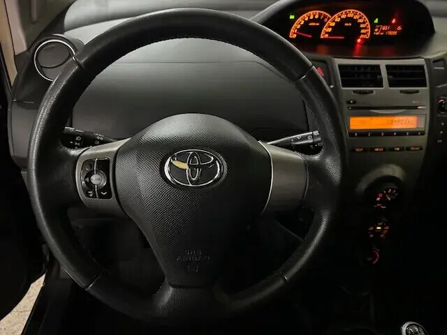 toyota-yaris-2011-gasolina-998cc