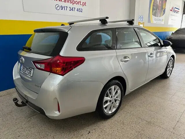 toyota-auris-touring-sports-2014-gasolina-1329cc