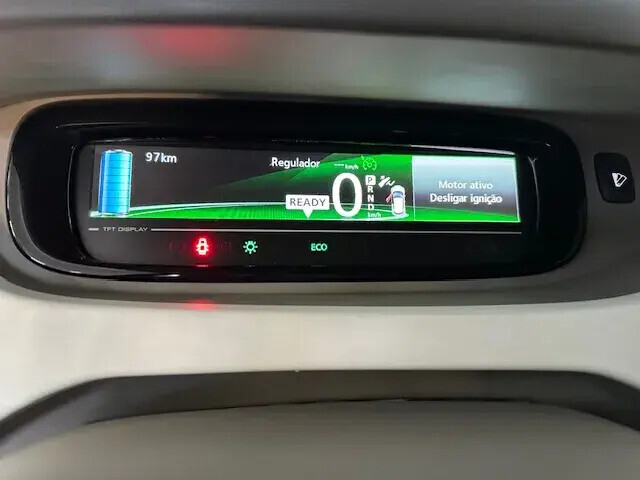 renault-zoe-2015-eletrico-0cc