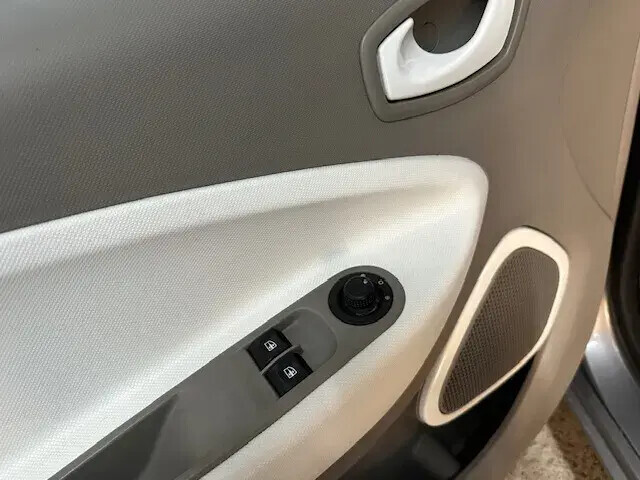 renault-zoe-2015-eletrico-0cc