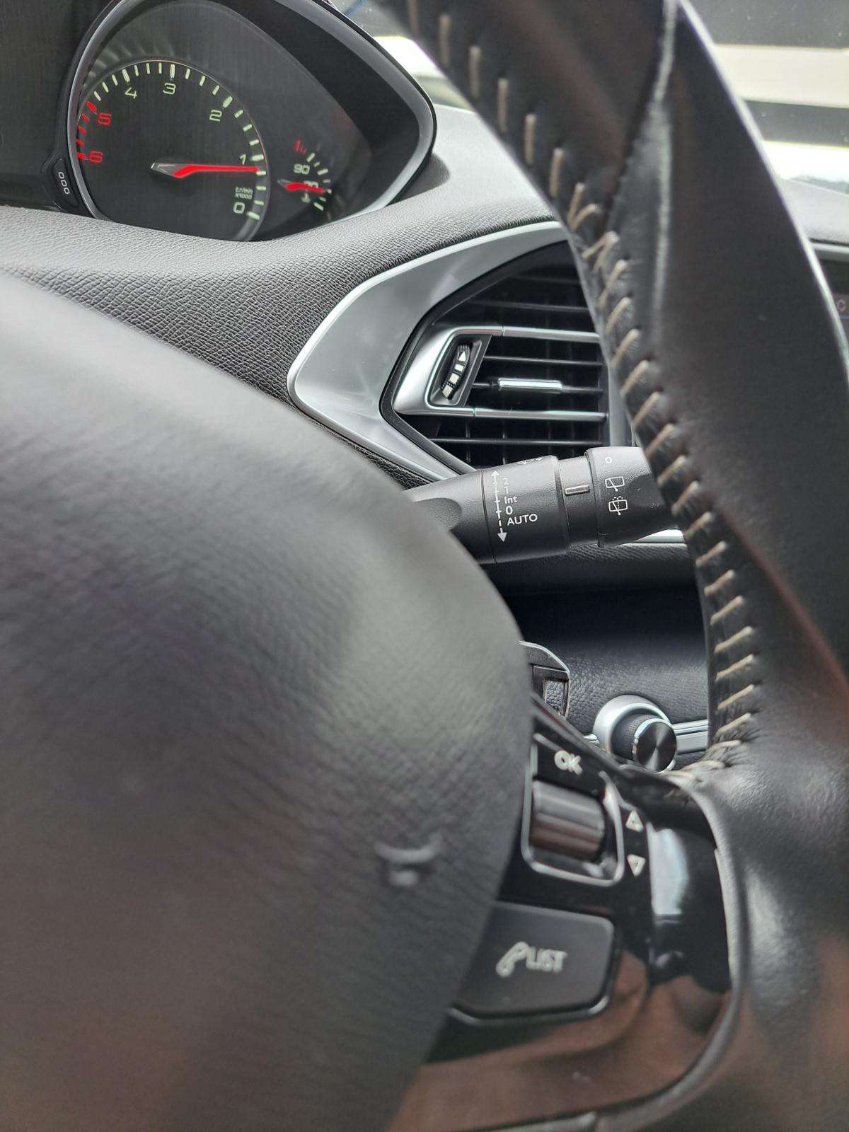 peugeot-308-sw-2019-diesel-1499cc