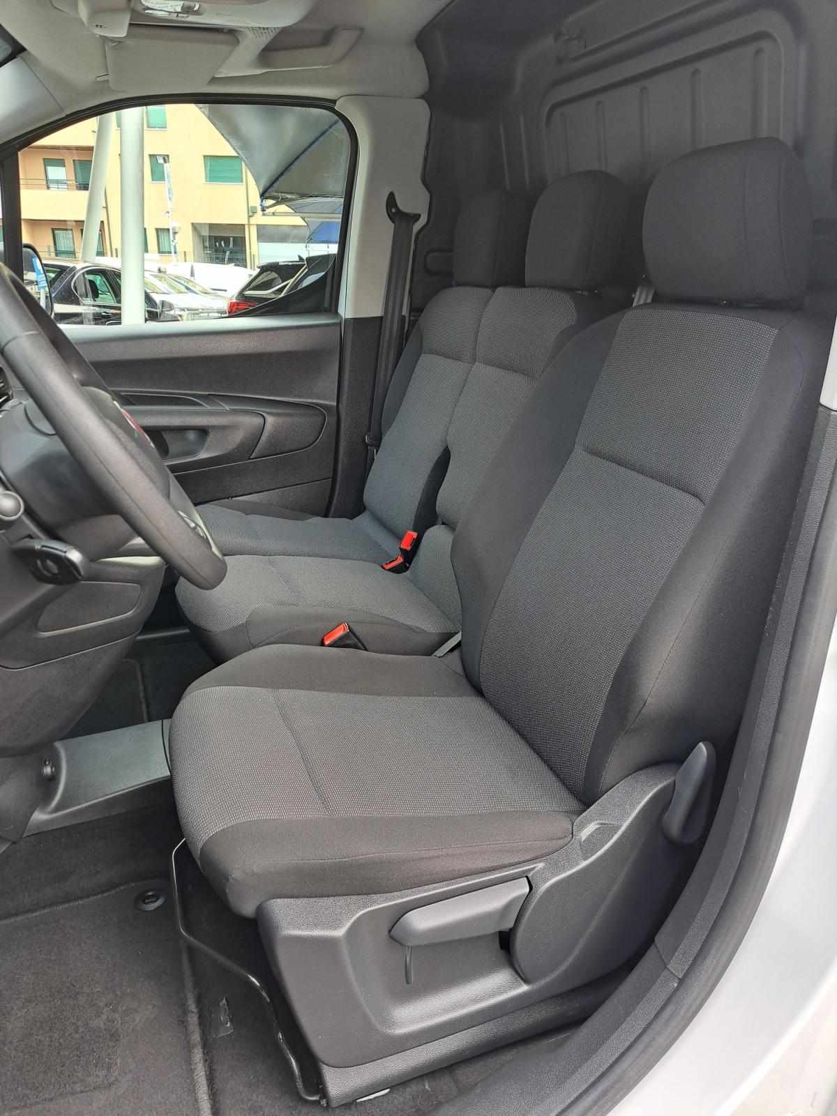 fiat-doblo-2023-diesel-1499cc