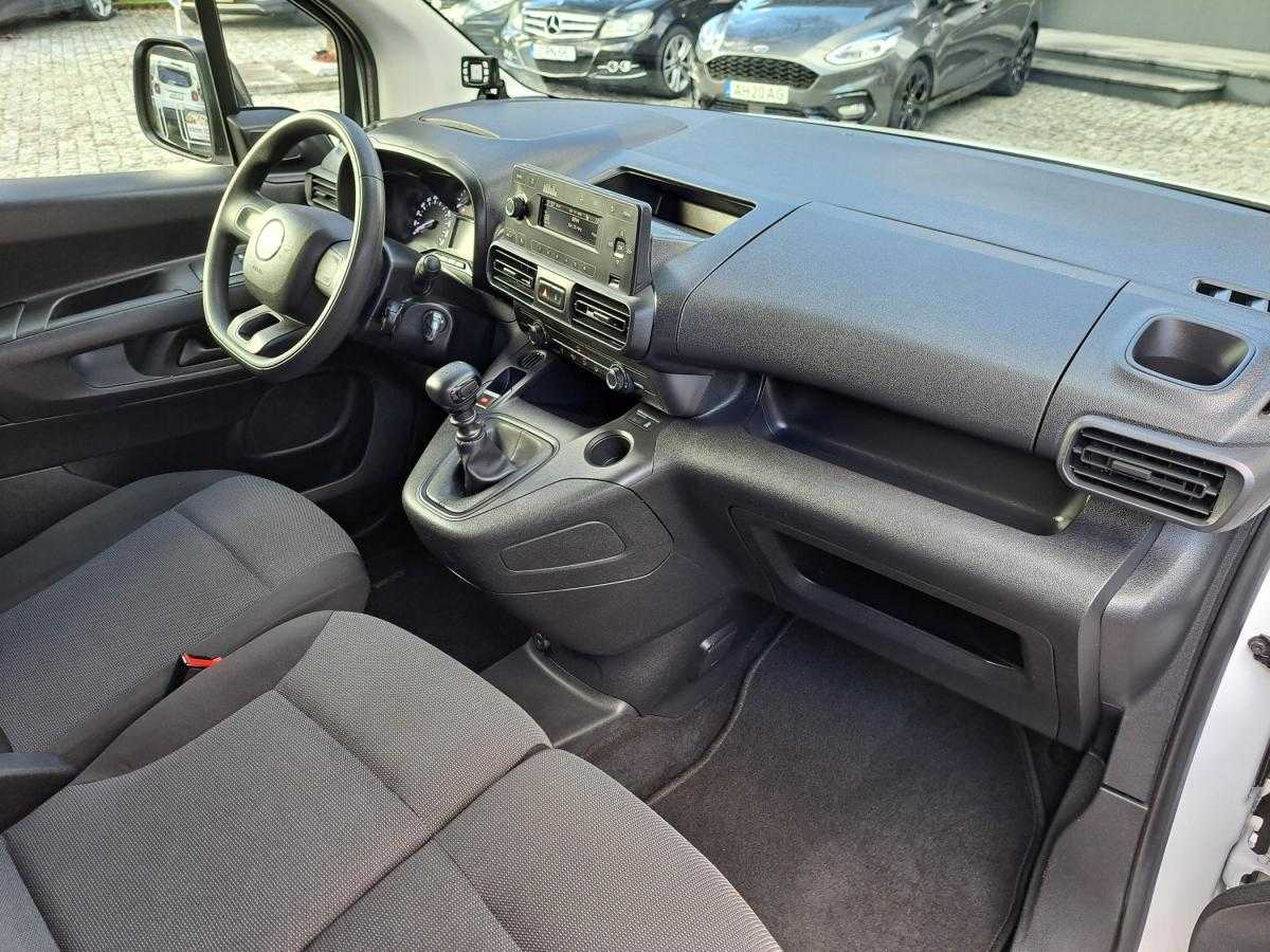fiat-doblo-2023-diesel-1499cc