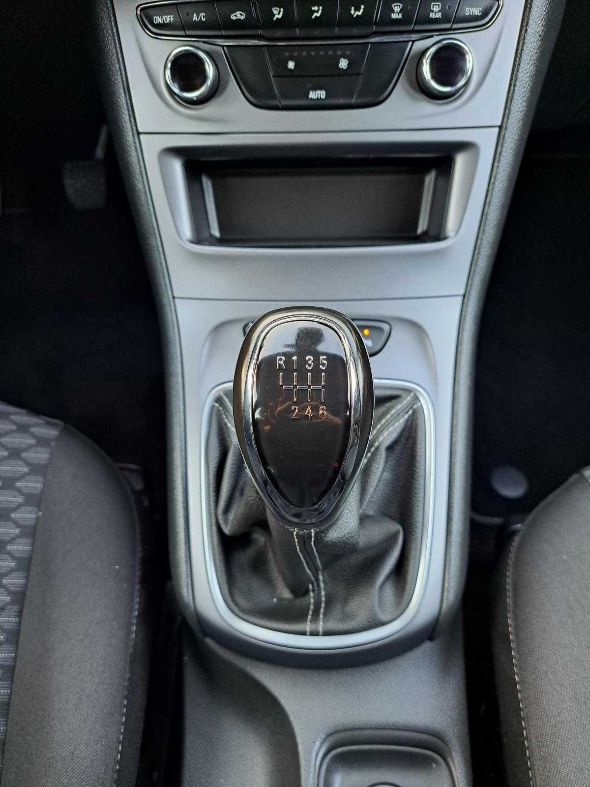 opel-astra-2019-gasolina-1199cc