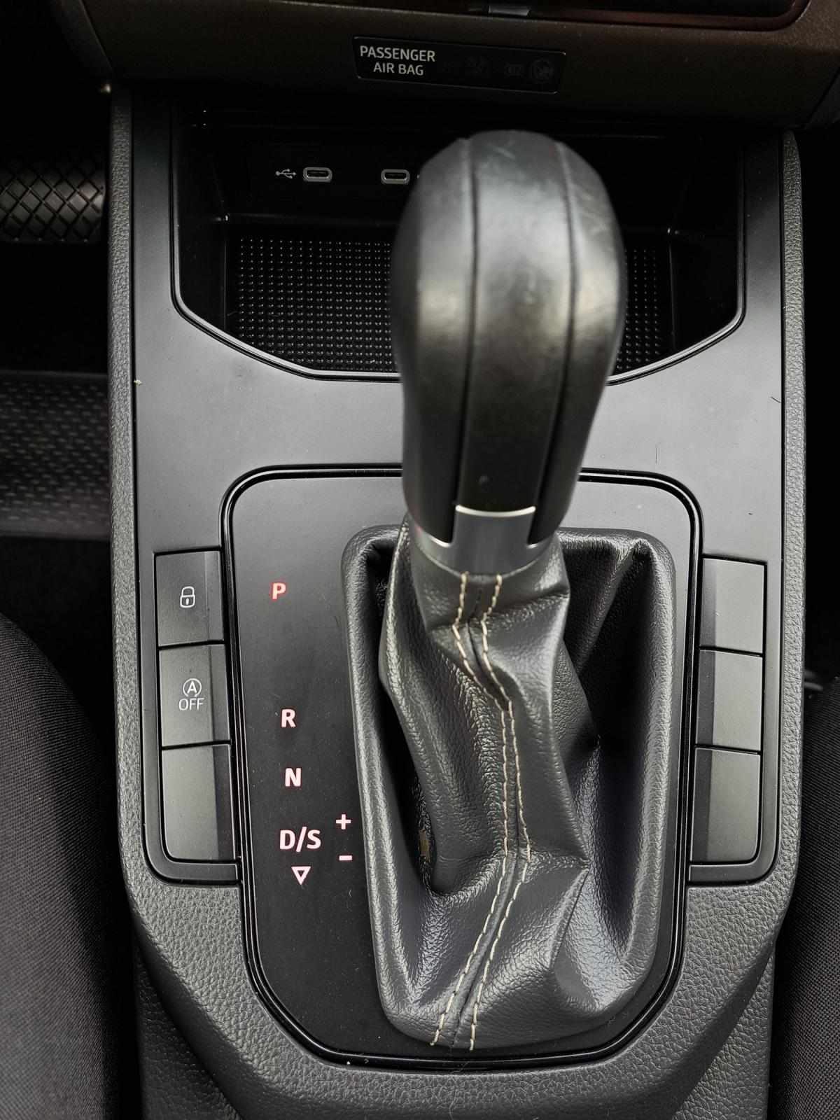seat-ibiza-2023-gasolina-999cc