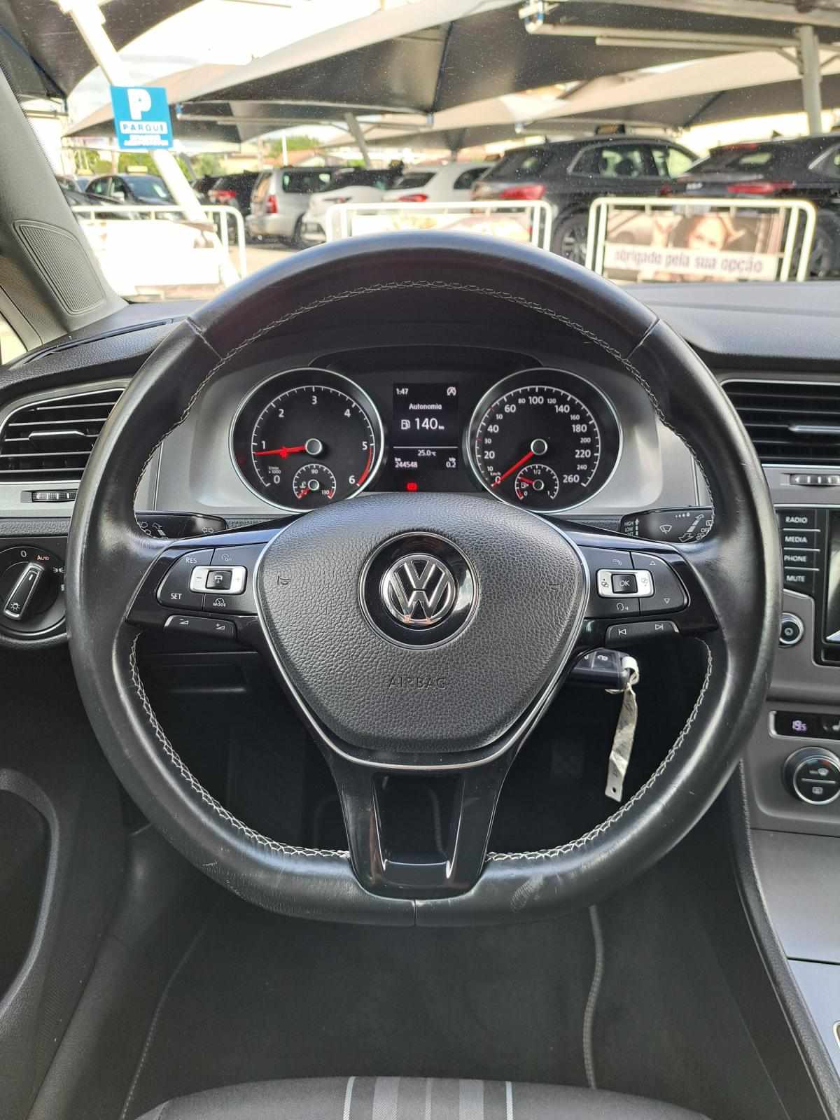 volkswagen-golf-2015-diesel-1598cc