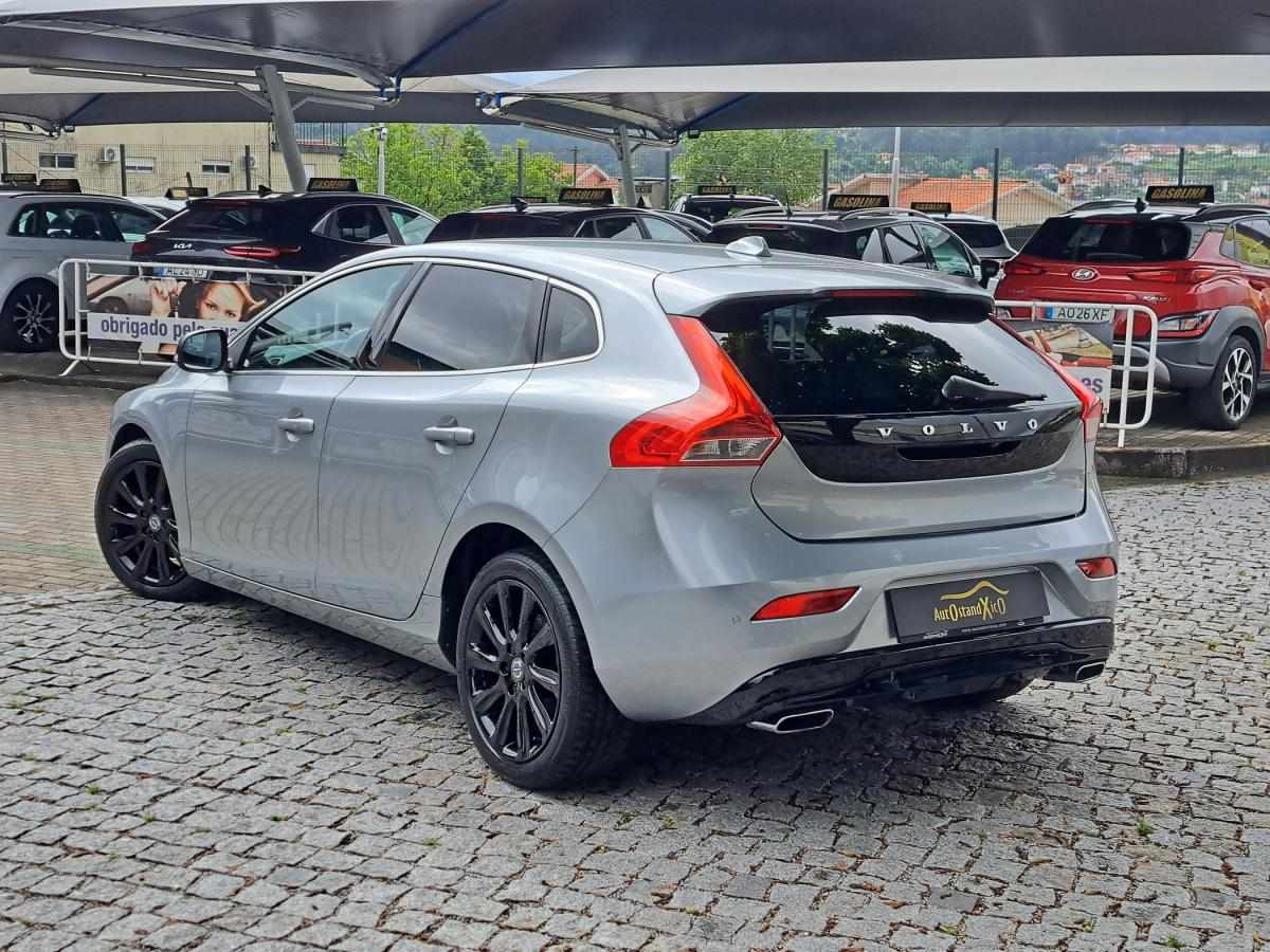 volvo-v40-2015-diesel-1969cc