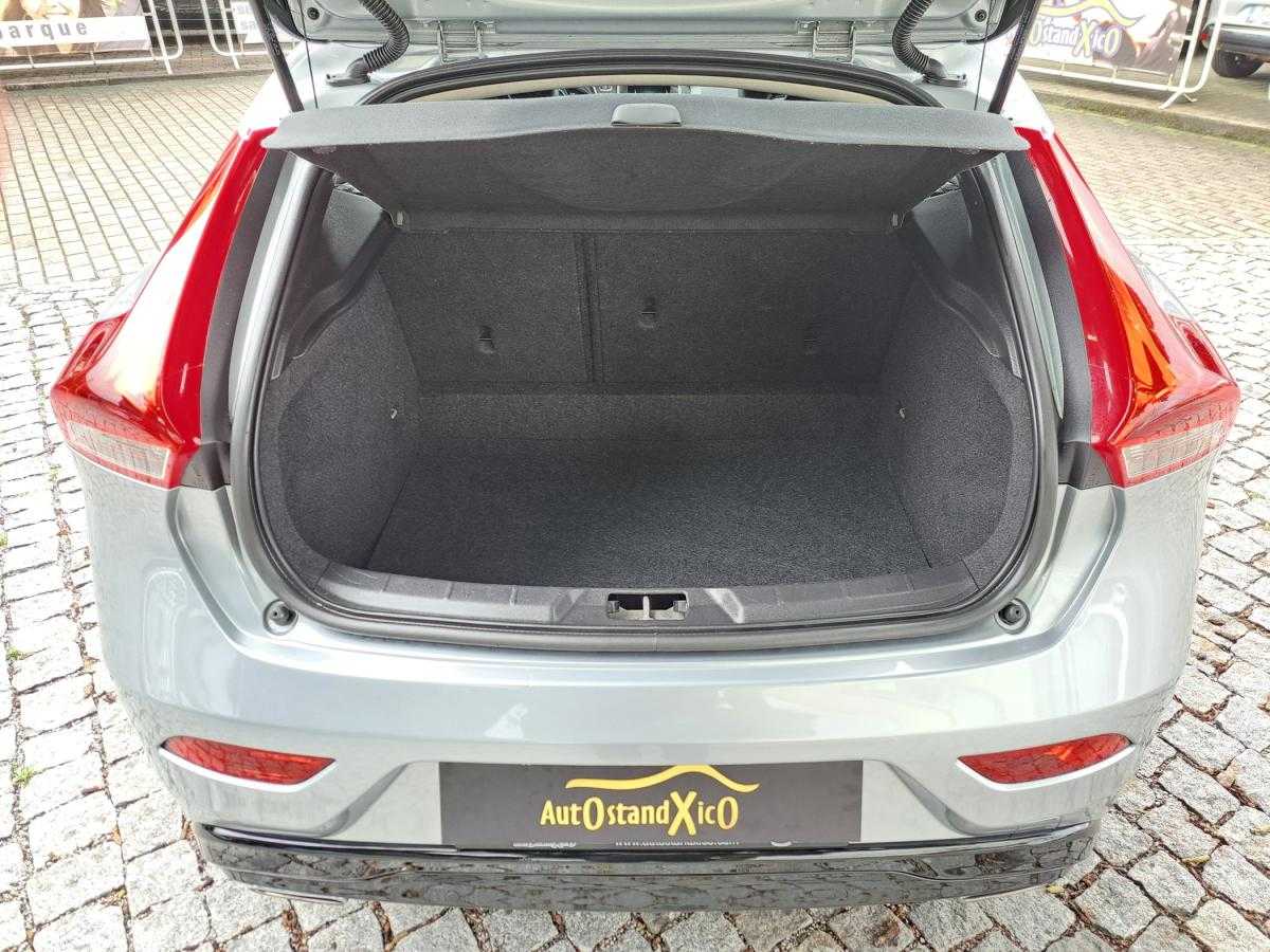volvo-v40-2015-diesel-1969cc