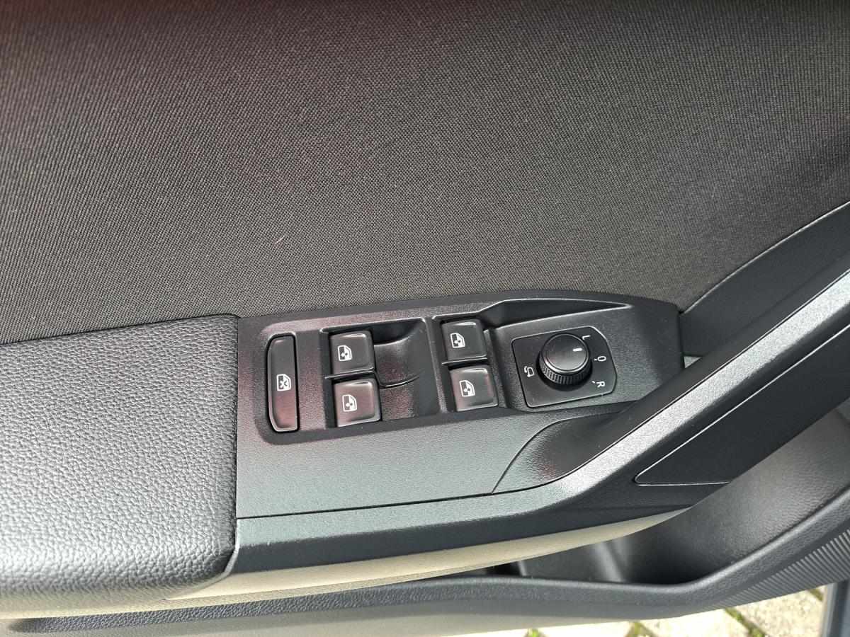 seat-ibiza-2023-gasolina-999cc