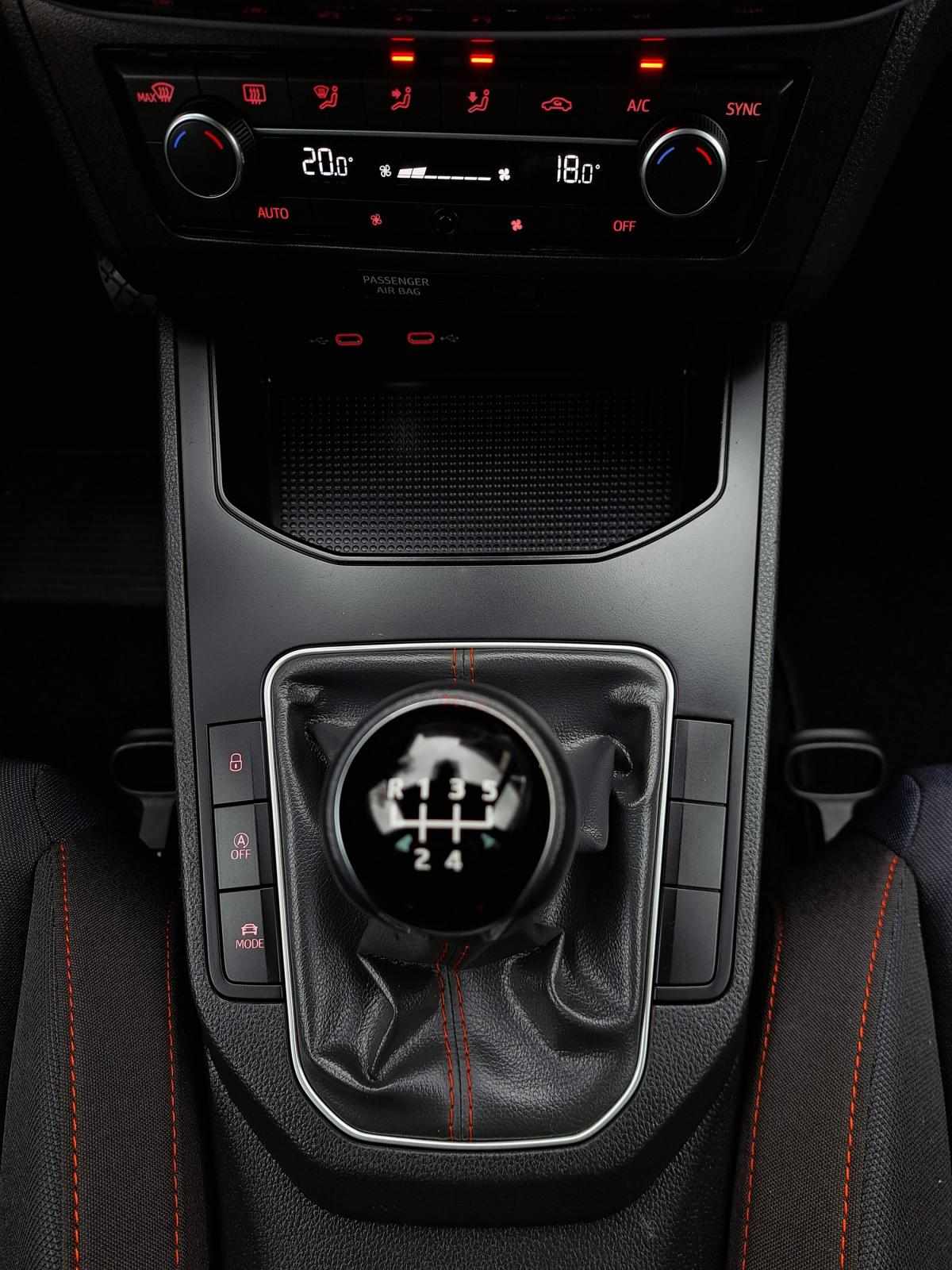 seat-ibiza-2023-gasolina-999cc