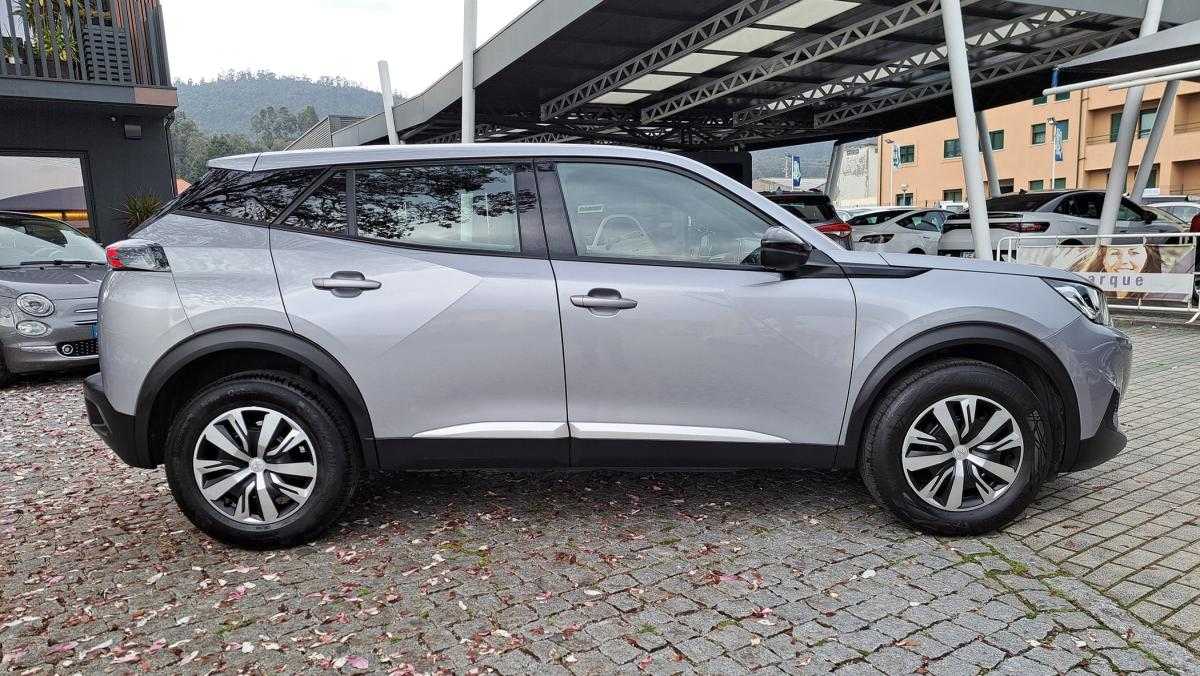 peugeot-2008-2023-gasolina-1199cc