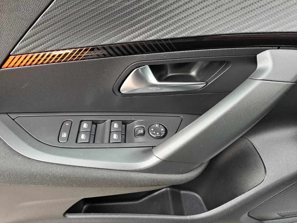 peugeot-2008-2023-gasolina-1199cc