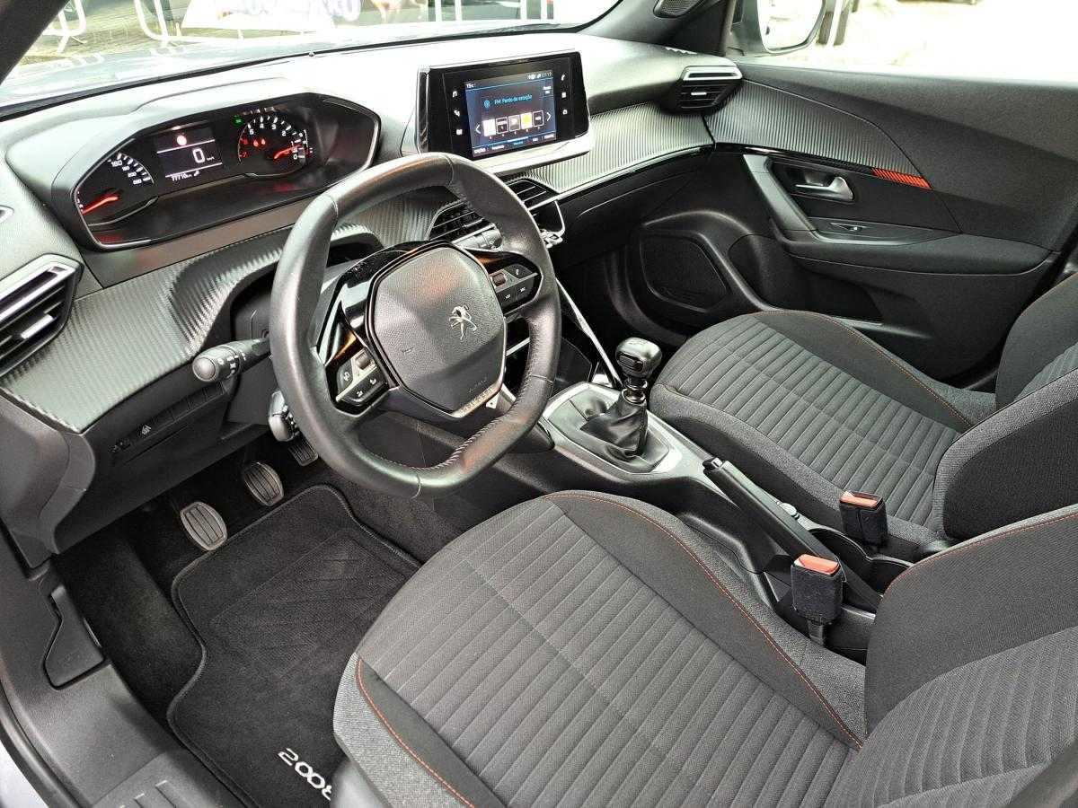 peugeot-2008-2023-gasolina-1199cc