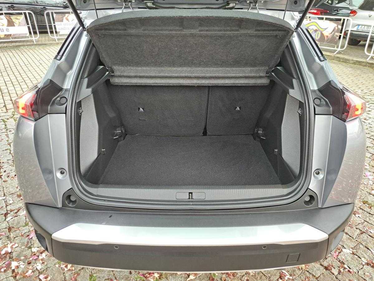 peugeot-2008-2023-gasolina-1199cc
