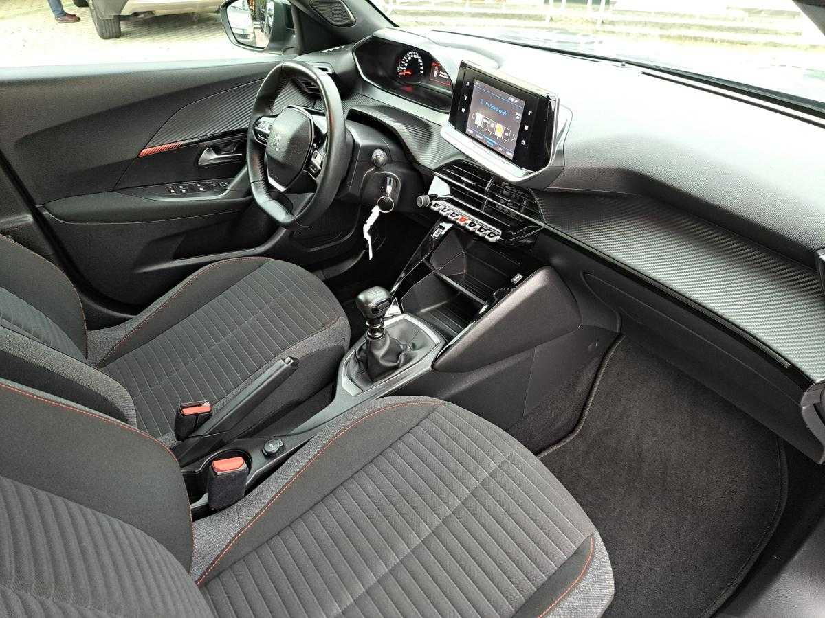 peugeot-2008-2023-gasolina-1199cc