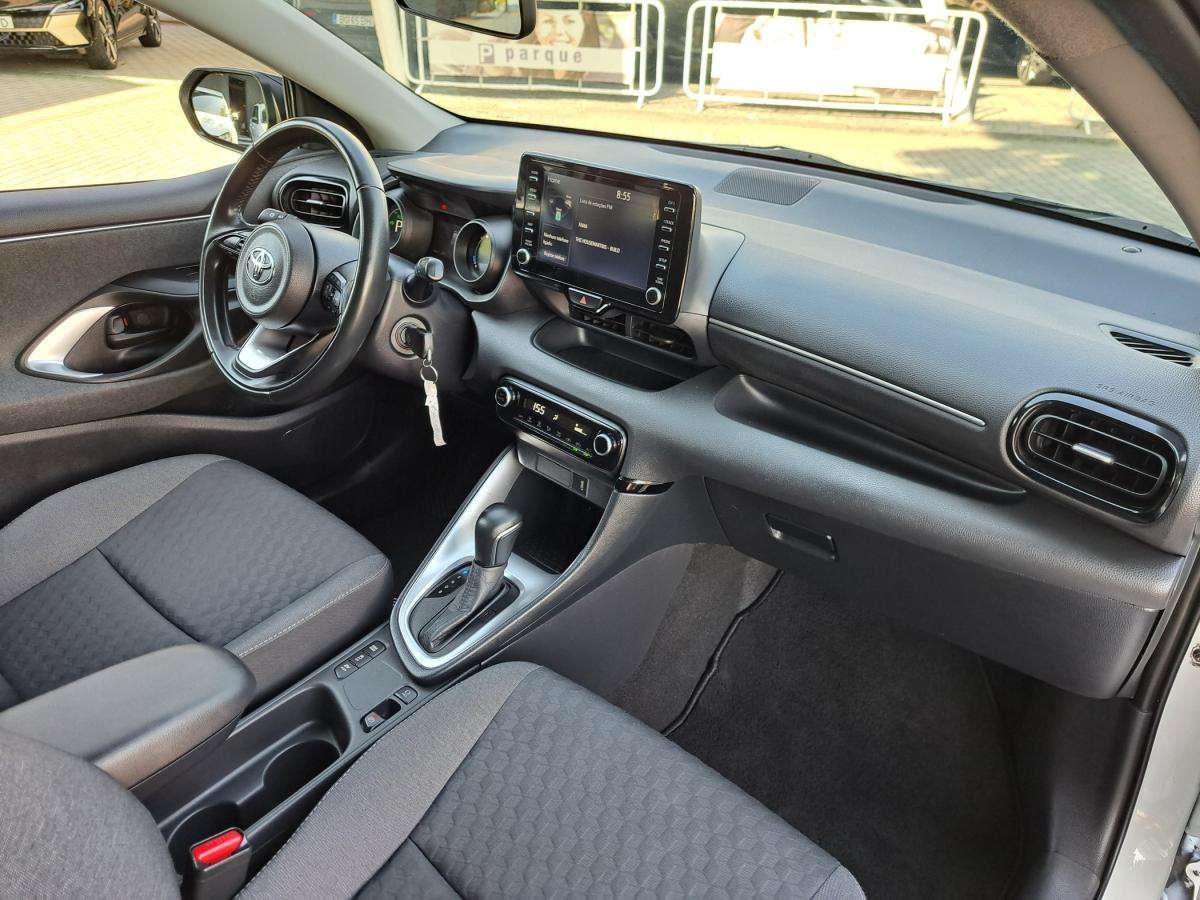 toyota-yaris-2021-hibrido-a-gasolina-1490cc