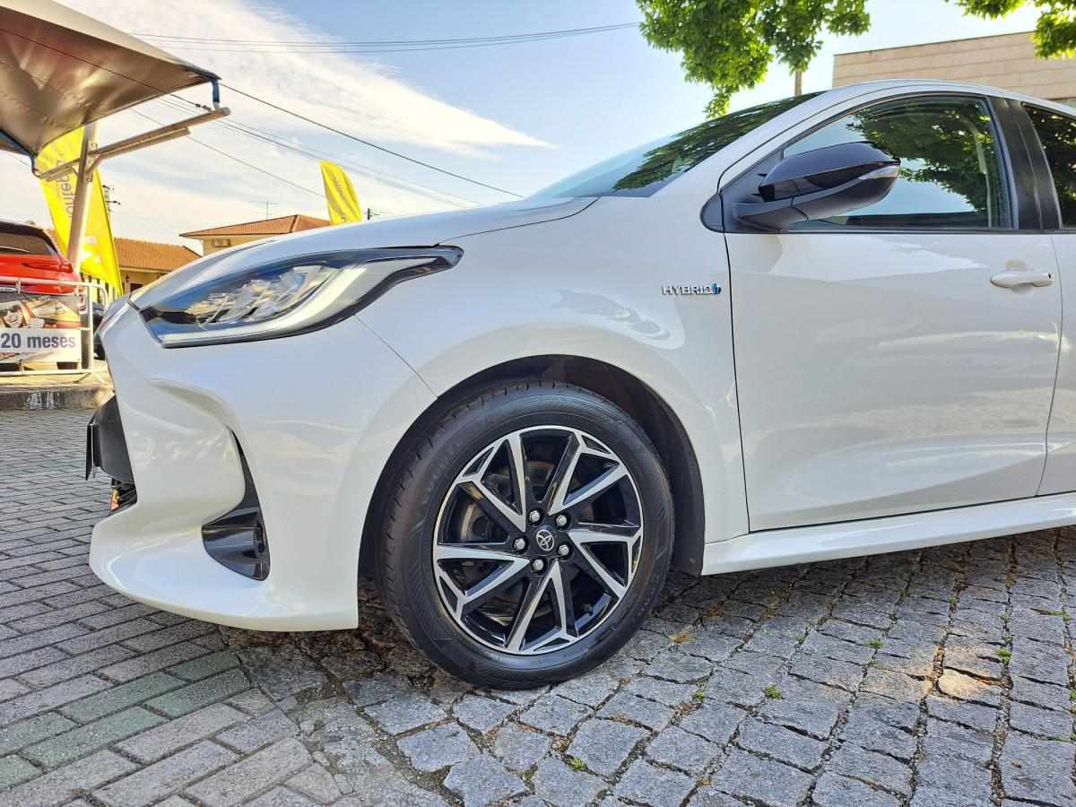 toyota-yaris-2021-hibrido-a-gasolina-1490cc