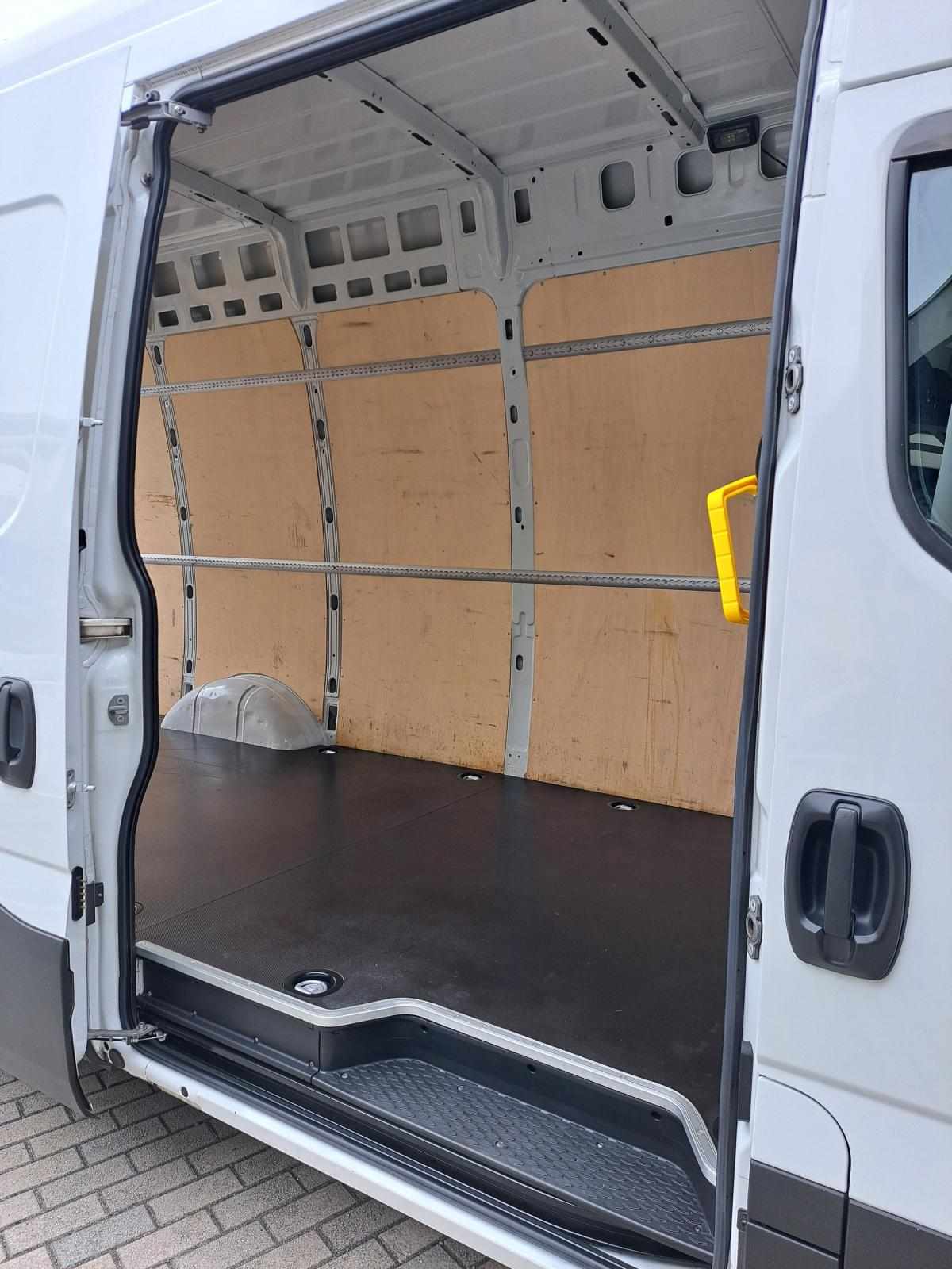iveco-daily-2023-diesel-2287cc