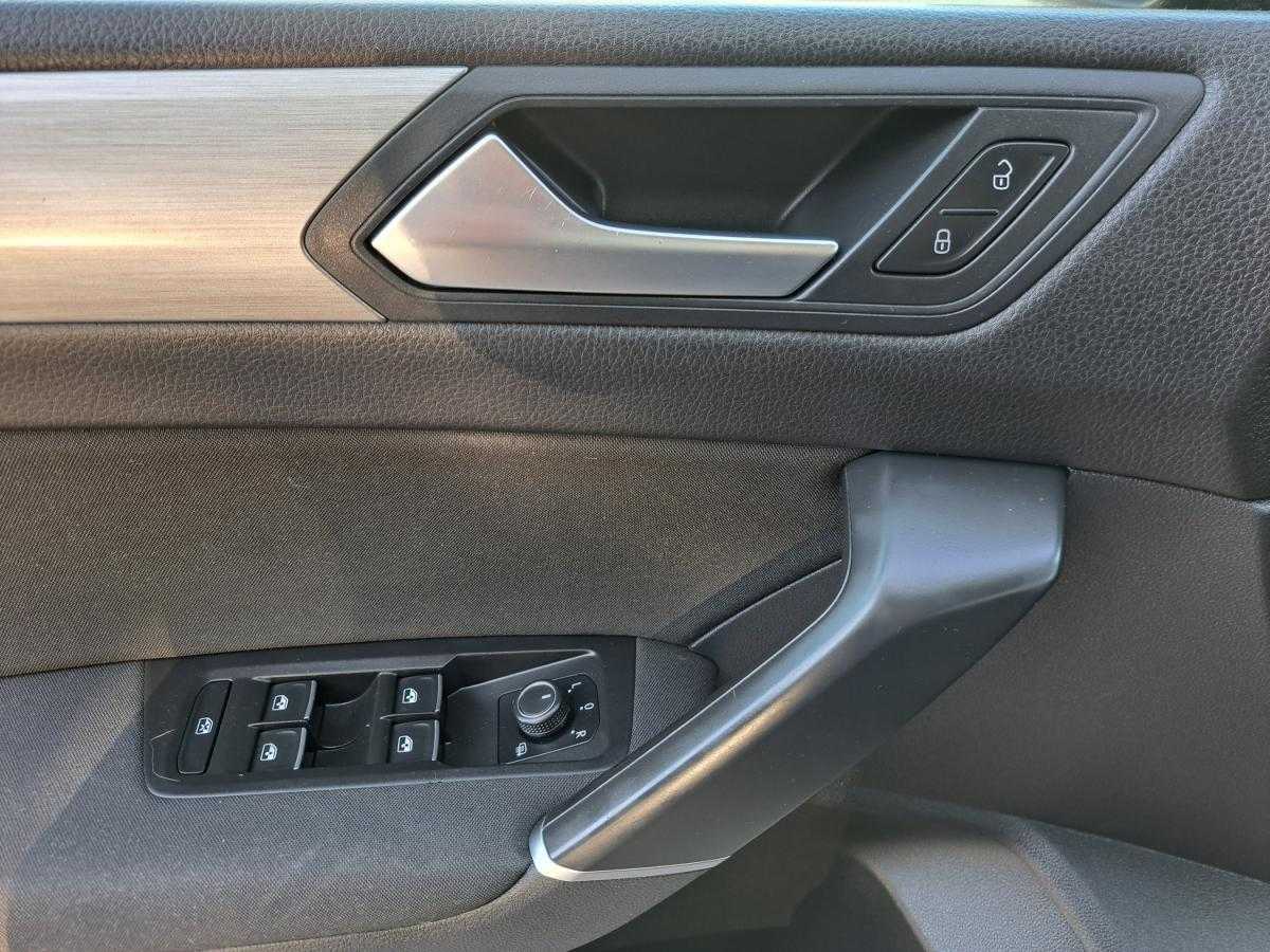 volkswagen-touran-2017-diesel-1598cc