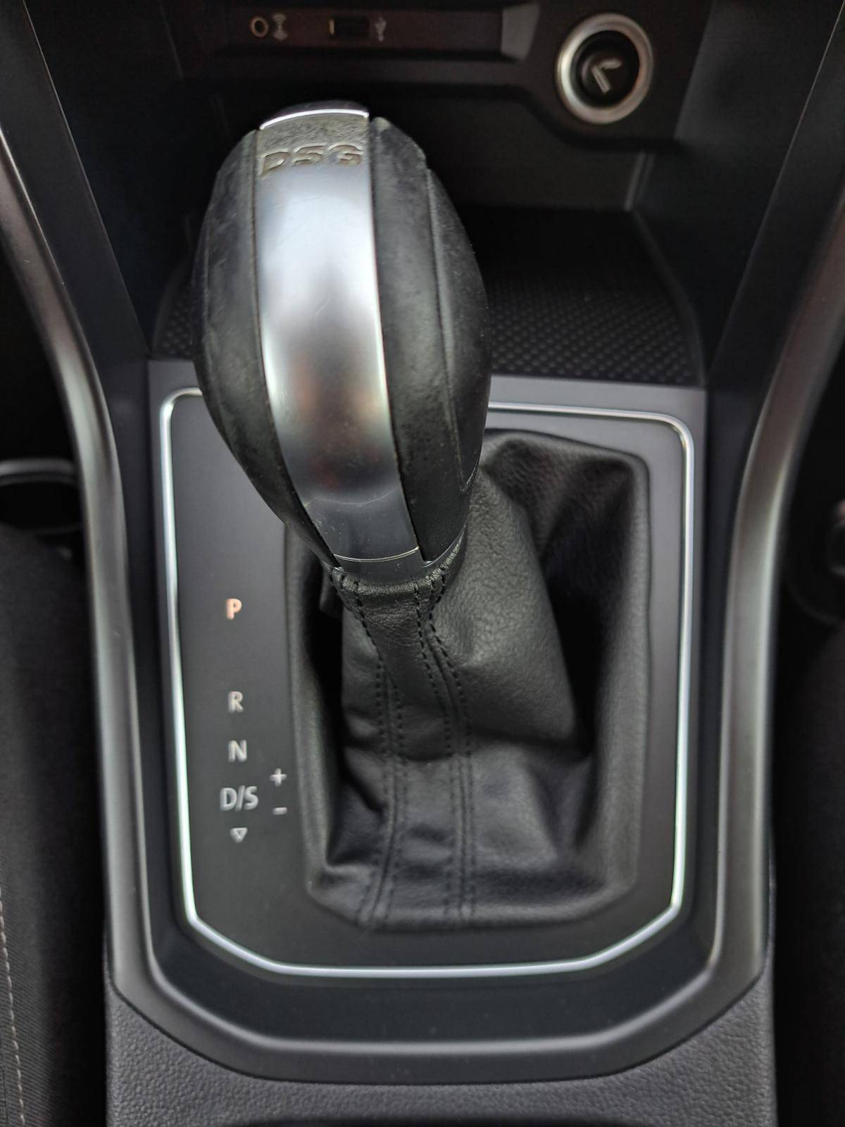 volkswagen-touran-2017-diesel-1598cc