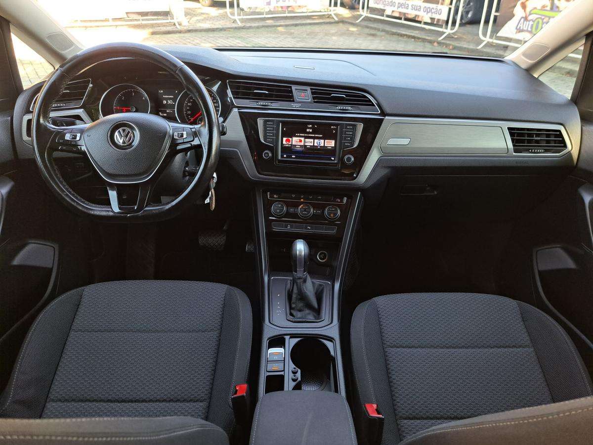 volkswagen-touran-2017-diesel-1598cc