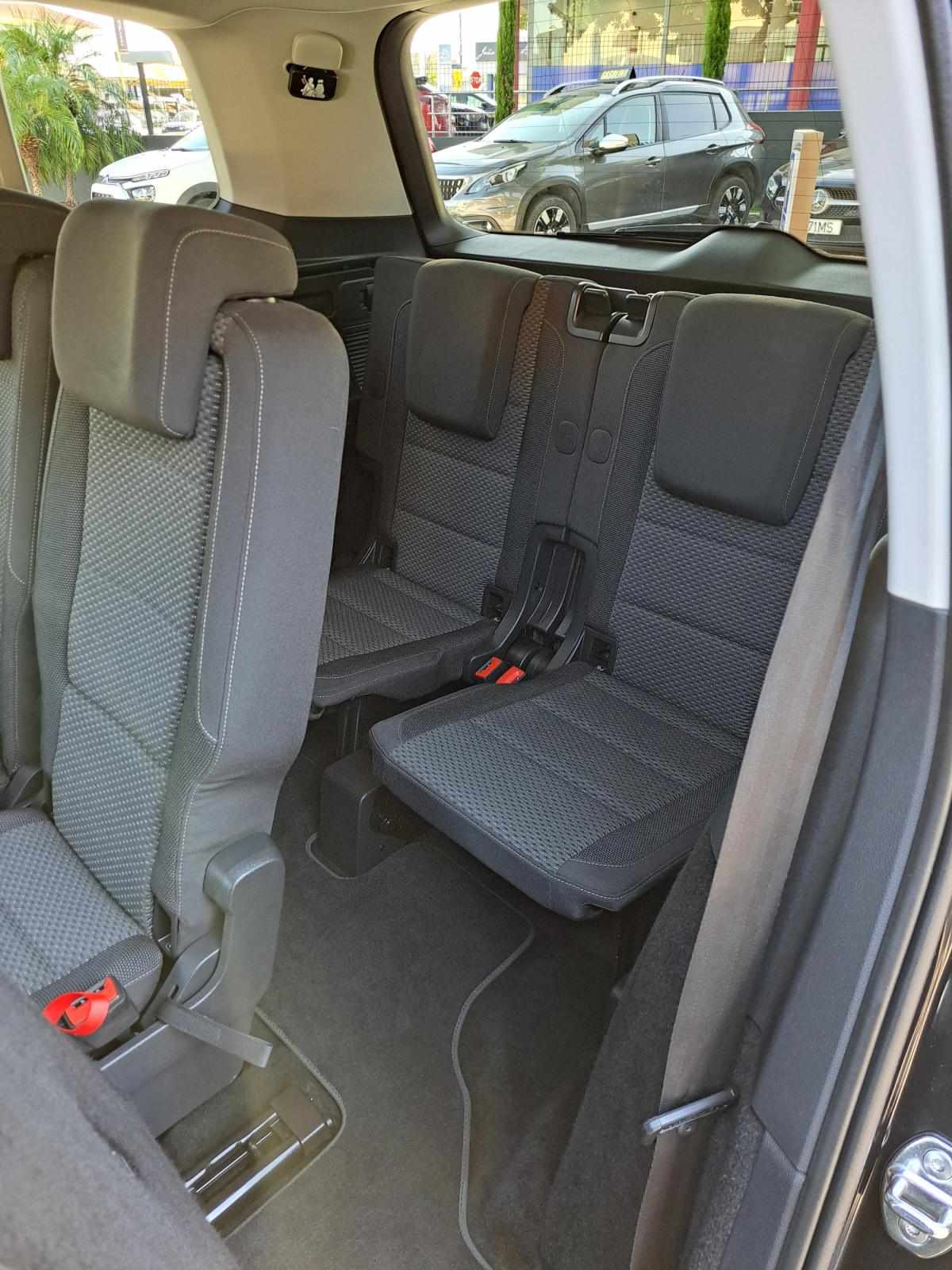 volkswagen-touran-2017-diesel-1598cc