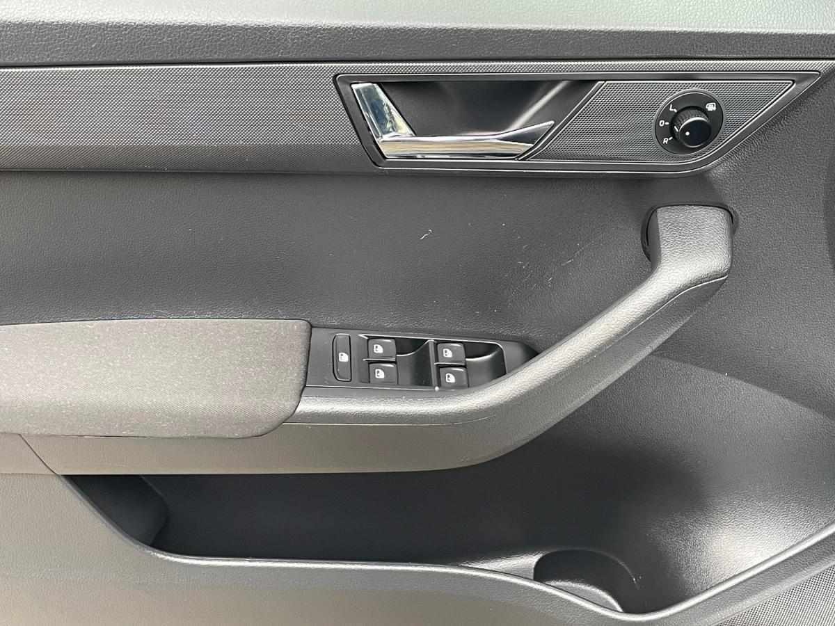 skoda-fabia-break-2018-gasolina-999cc