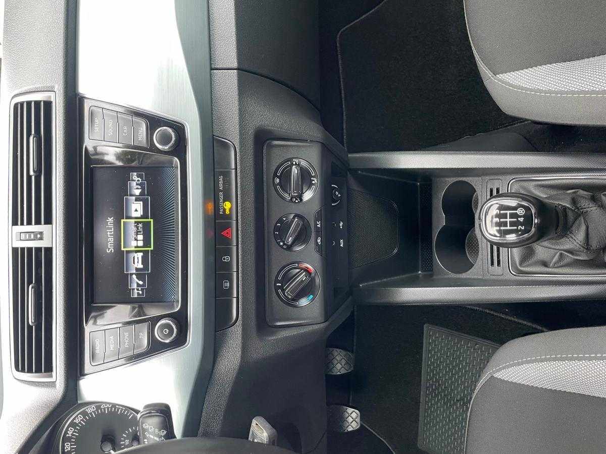 skoda-fabia-break-2018-gasolina-999cc
