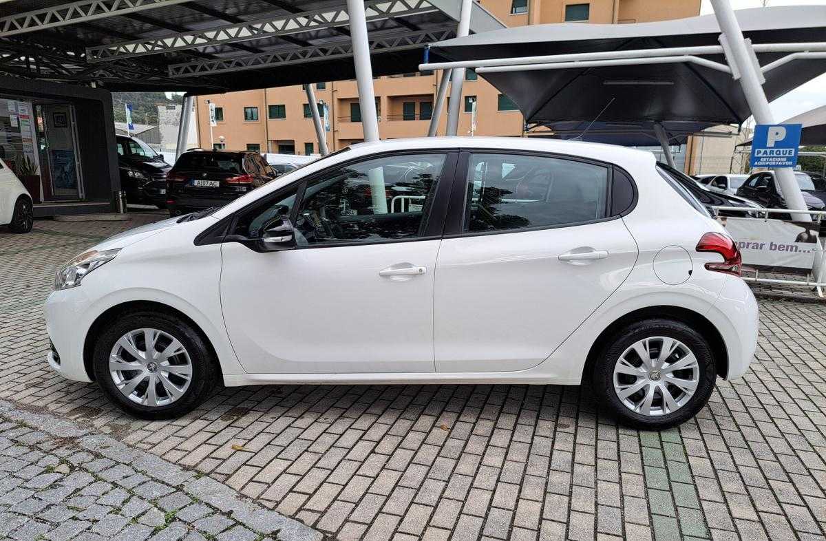 peugeot-208-2020-diesel-1499cc
